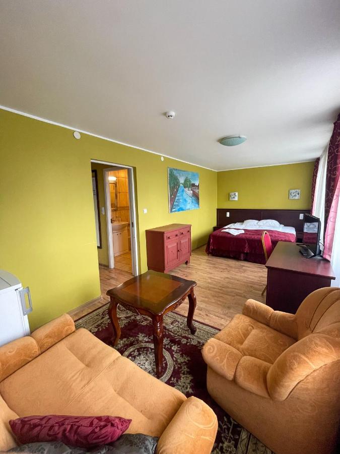 Taurage Hotel Ngoại thất bức ảnh